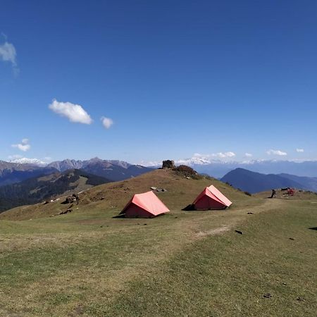Tirthan Crest Homestay Banjār Exteriör bild