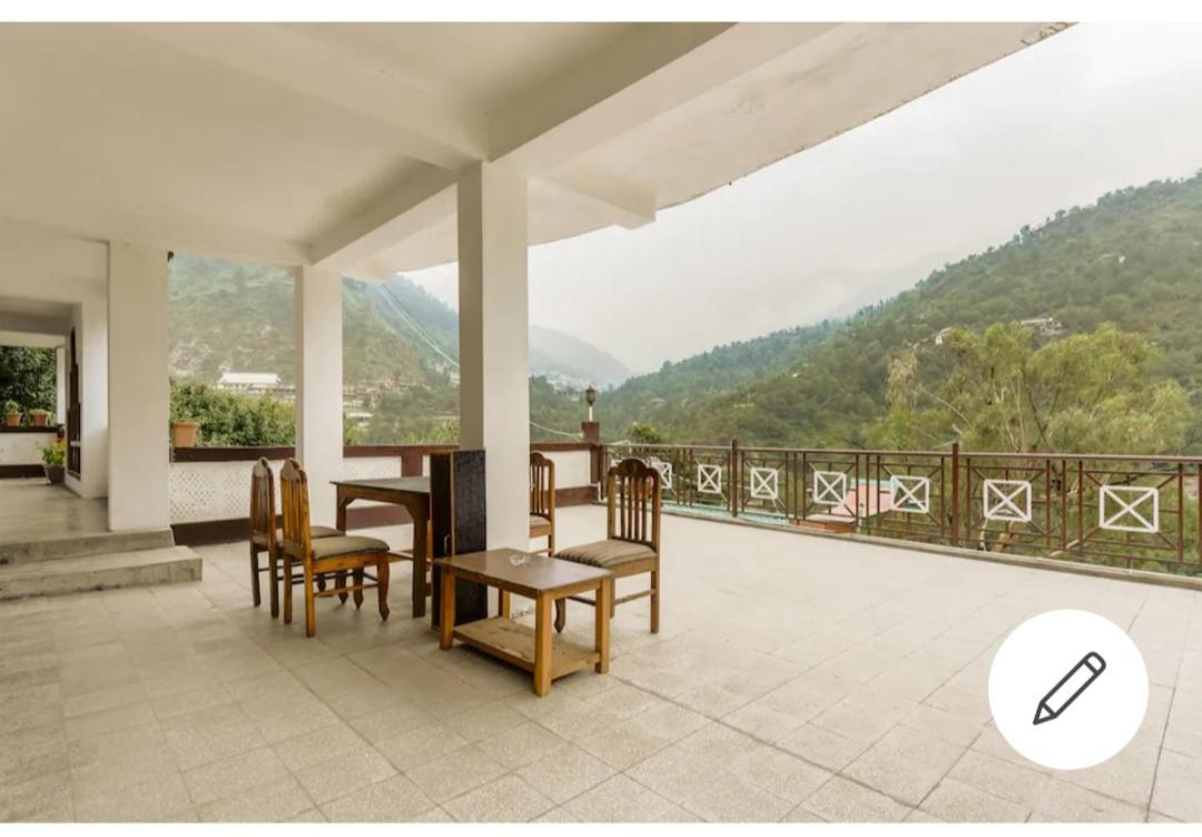 Tirthan Crest Homestay Banjār Exteriör bild