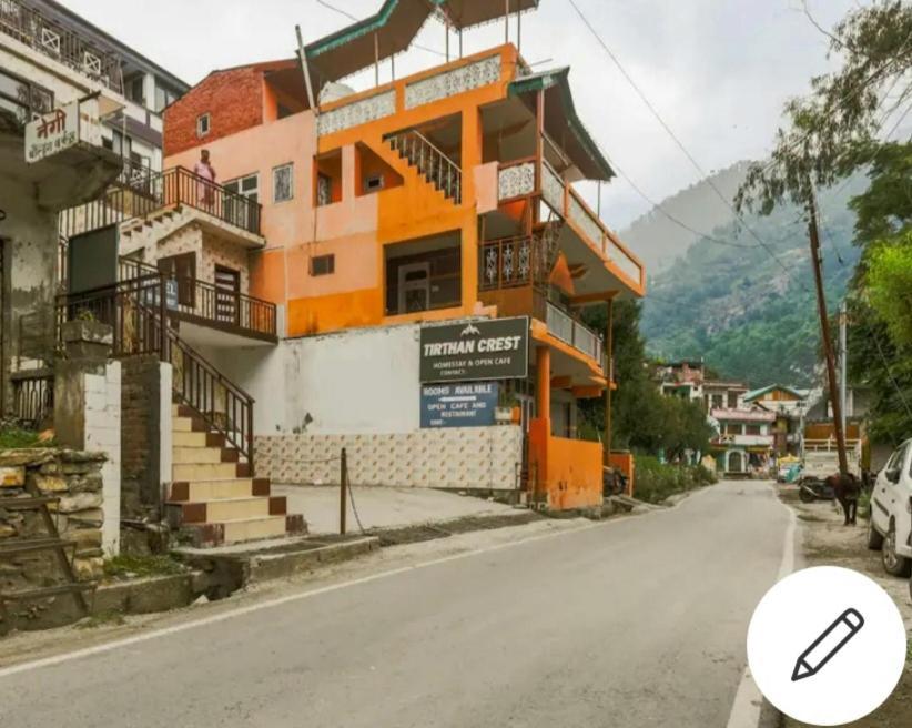 Tirthan Crest Homestay Banjār Exteriör bild