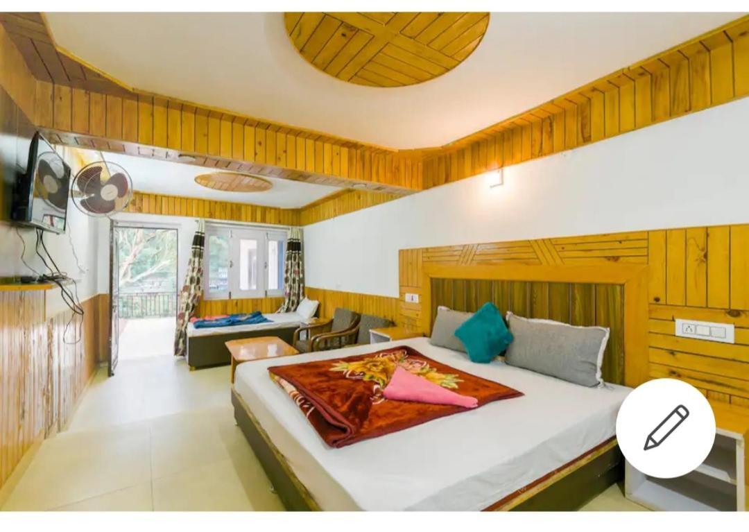 Tirthan Crest Homestay Banjār Exteriör bild