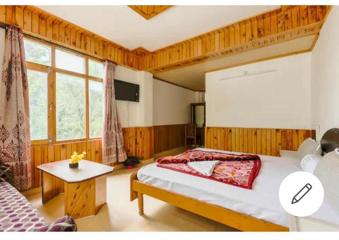 Tirthan Crest Homestay Banjār Exteriör bild