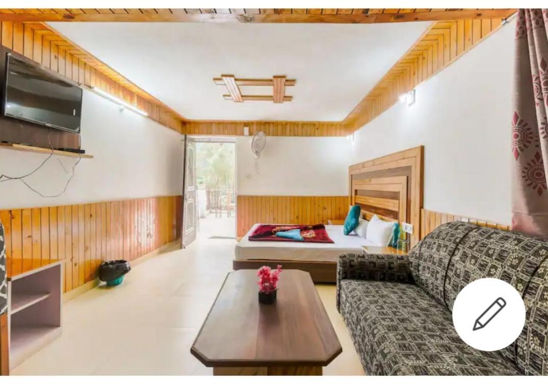 Tirthan Crest Homestay Banjār Exteriör bild